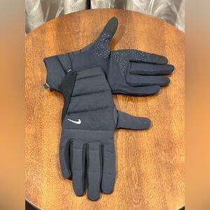 Nike Quilted Black Women’s Gloves With Thumb & Index Grip, Size Large